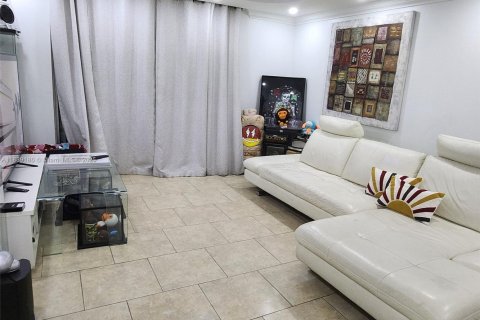Condominio en venta en Aventura, Florida, 1 dormitorio, 71.16 m2 № 2077180 - foto 3