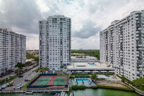 Condominio en venta en Aventura, Florida, 1 dormitorio, 71.16 m2 № 2077180 - foto 30