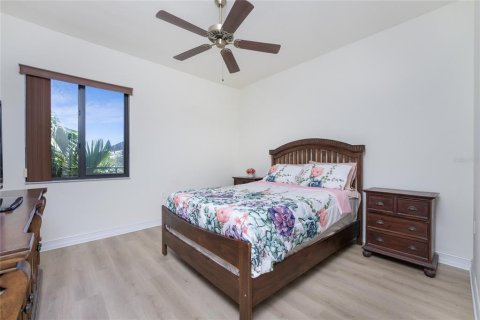 Condominio en alquiler en Punta Gorda, Florida, 3 dormitorios, 217.21 m2 № 2098495 - foto 25