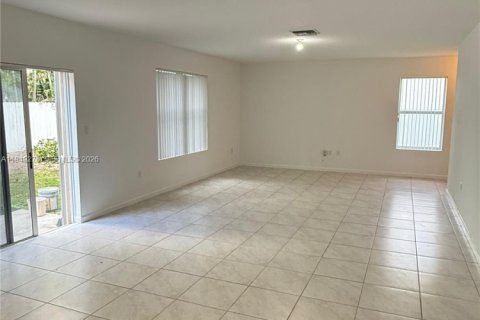 Снять в аренду виллу или дом в Хомстед, Флорида 4 спальни, 234.67м2, № 2005127 - фото 7