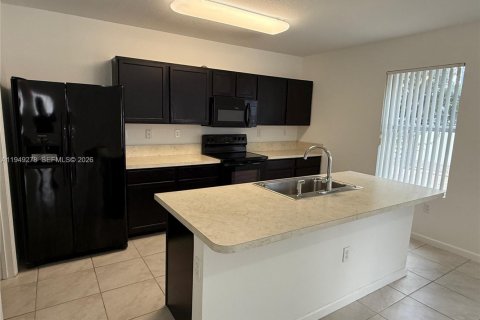 Снять в аренду виллу или дом в Хомстед, Флорида 4 спальни, 234.67м2, № 2005127 - фото 6