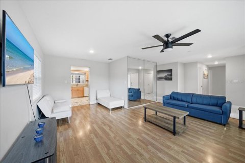 Casa en venta en Sarasota, Florida, 4 dormitorios, 142.14 m2 № 2213854 - foto 8