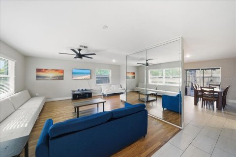 Casa en venta en Sarasota, Florida, 4 dormitorios, 142.14 m2 № 2213854 - foto 6