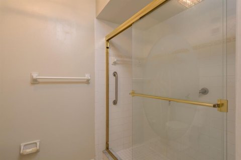 Condo in Largo, Florida, 2 bedrooms  № 1916337 - photo 25