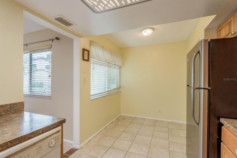 Condo in Largo, Florida, 2 bedrooms  № 1916337 - photo 18