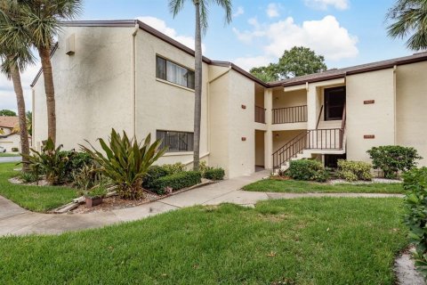 Condo in Largo, Florida, 2 bedrooms  № 1916337 - photo 1