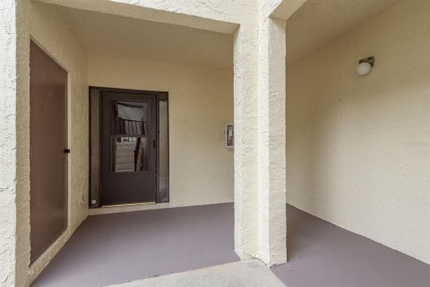 Condo in Largo, Florida, 2 bedrooms  № 1916337 - photo 9
