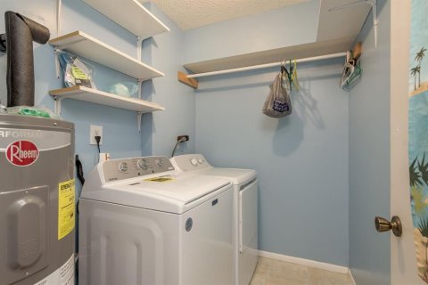 Condo in Largo, Florida, 2 bedrooms  № 1916337 - photo 8