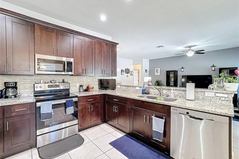 House in Kissimmee, Florida 4 bedrooms, 163.51 sq.m. № 1632379 - photo 15