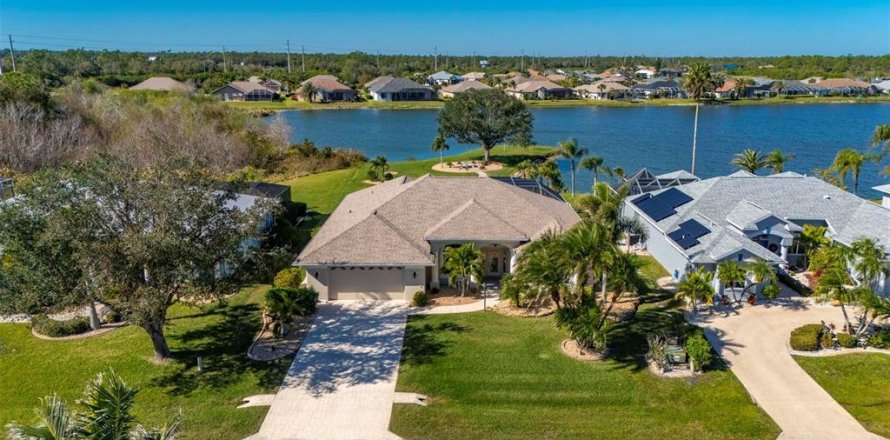 House in Lake Suzy, Florida 3 bedrooms, 271.92 sq.m. № 1511155