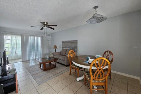 Copropriété à vendre à Seminole, Floride: 2 chambres, 74.79 m2 № 1733399 - photo 12