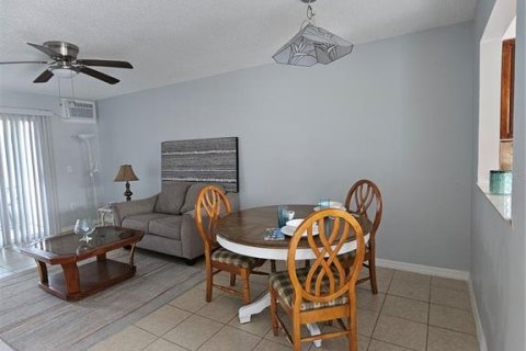 Copropriété à vendre à Seminole, Floride: 2 chambres, 74.79 m2 № 1733399 - photo 7