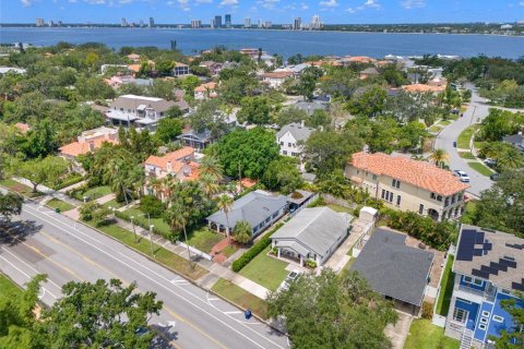 House in Tampa, Florida 3 bedrooms, 134.99 sq.m. № 1825047 - photo 10