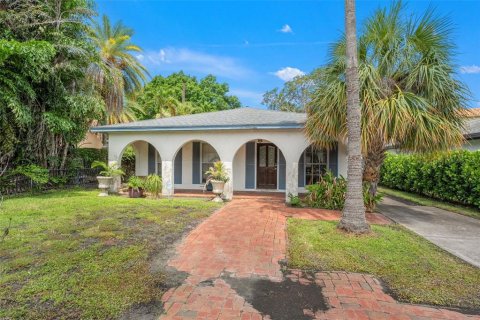 House in Tampa, Florida 3 bedrooms, 134.99 sq.m. № 1825047 - photo 3