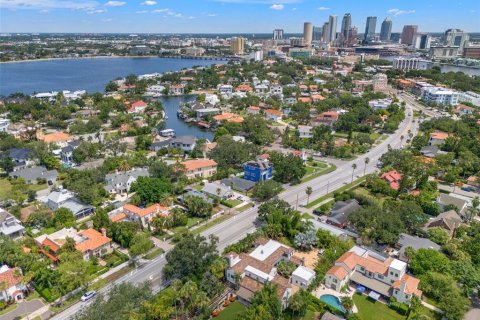 House in Tampa, Florida 3 bedrooms, 134.99 sq.m. № 1825047 - photo 6