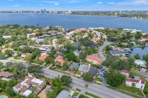 House in Tampa, Florida 3 bedrooms, 134.99 sq.m. № 1825047 - photo 9