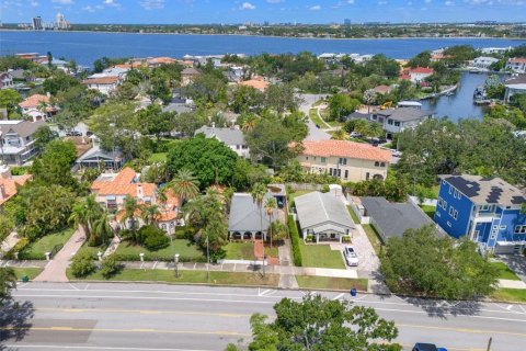 House in Tampa, Florida 3 bedrooms, 134.99 sq.m. № 1825047 - photo 7