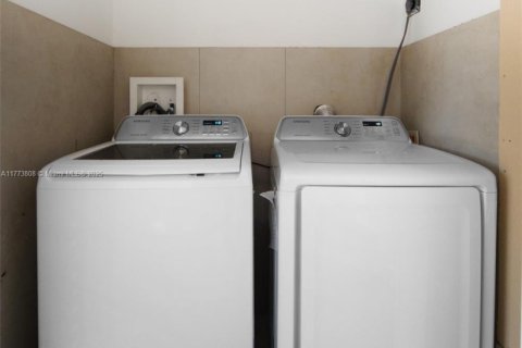 Casa en venta en West Palm Beach, Florida, 3 dormitorios № 1958686 - foto 18