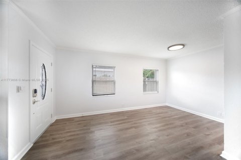 Casa en venta en West Palm Beach, Florida, 3 dormitorios № 1958686 - foto 4