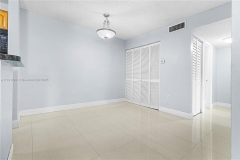 Copropriété à vendre à Miami, Floride: 2 chambres, 80.55 m2 № 1700422 - photo 9