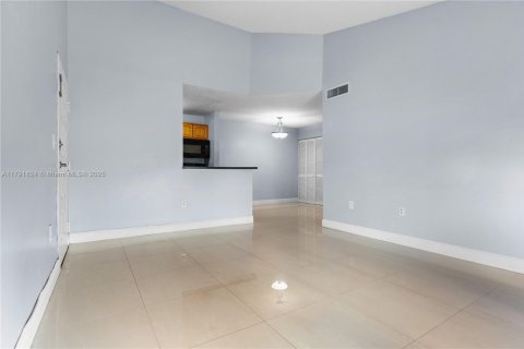 Copropriété à vendre à Miami, Floride: 2 chambres, 80.55 m2 № 1700422 - photo 10