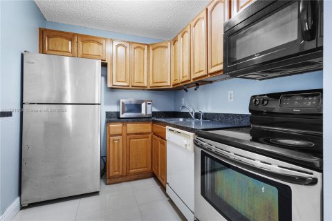 Copropriété à vendre à Miami, Floride: 2 chambres, 80.55 m2 № 1700422 - photo 13