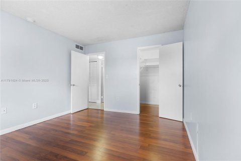 Copropriété à vendre à Miami, Floride: 2 chambres, 80.55 m2 № 1700422 - photo 16
