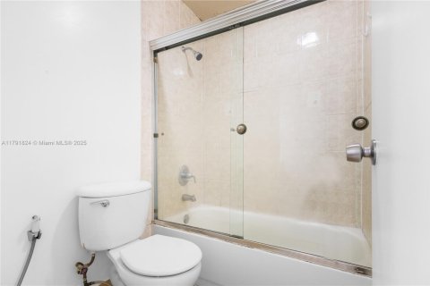 Copropriété à vendre à Miami, Floride: 2 chambres, 80.55 m2 № 1700422 - photo 19