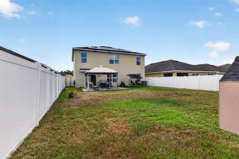 House in Zephyrhills, Florida 5 bedrooms, 239.22 sq.m. № 2199142 - photo 15