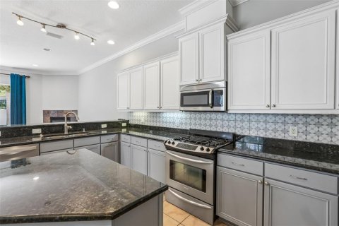 Touwnhouse à louer à Tampa, Floride: 3 chambres, 223.43 m2 № 2221005 - photo 17