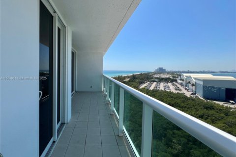 Condo in Sunny Isles Beach, Florida, 2 bedrooms  № 1864952 - photo 30