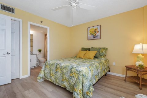 Condo in Port Charlotte, Florida, 2 bedrooms  № 1450004 - photo 15