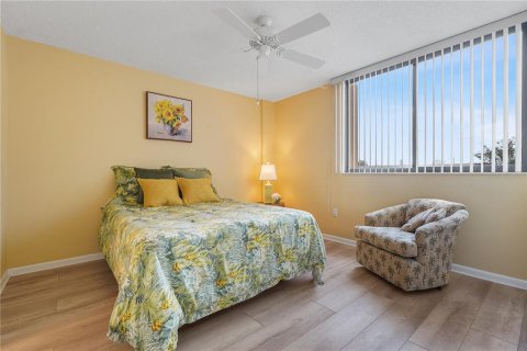 Condo in Port Charlotte, Florida, 2 bedrooms  № 1450004 - photo 14