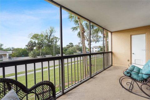 Condo in Port Charlotte, Florida, 2 bedrooms  № 1450004 - photo 21