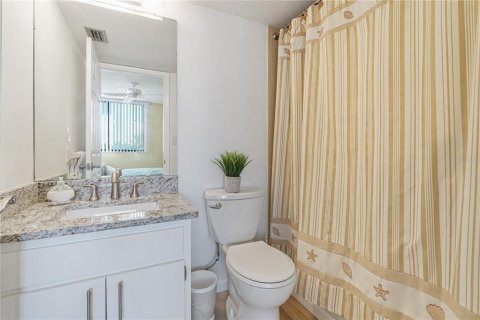 Condo in Port Charlotte, Florida, 2 bedrooms  № 1450004 - photo 16
