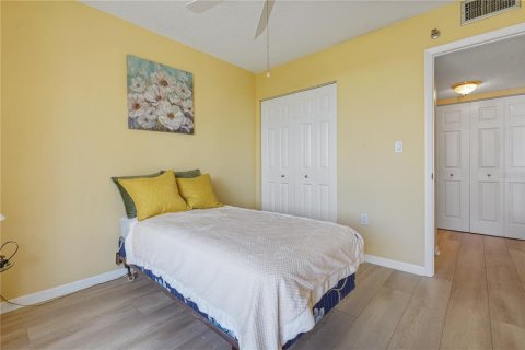 Condo in Port Charlotte, Florida, 2 bedrooms  № 1450004 - photo 18