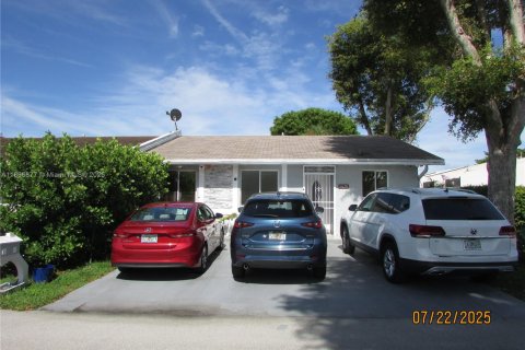 Townhouse in Miami, Florida 3 bedrooms, 109.44 sq.m. № 1897396