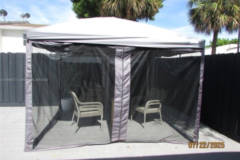 Townhouse in Miami, Florida 3 bedrooms, 109.44 sq.m. № 1897396 - photo 3