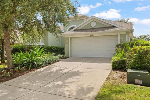 House in Tarpon Springs, Florida 3 bedrooms, 135.36 sq.m. № 1781171 - photo 2