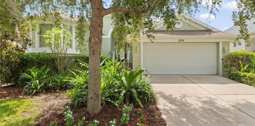 House in Tarpon Springs, Florida 3 bedrooms, 135.36 sq.m. № 1781171