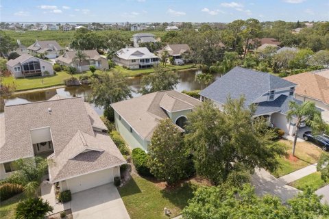 House in Tarpon Springs, Florida 3 bedrooms, 135.36 sq.m. № 1781171 - photo 5