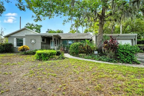 House in Altamonte Springs, Florida 3 bedrooms, 179.58 sq.m. № 1877380 - photo 1