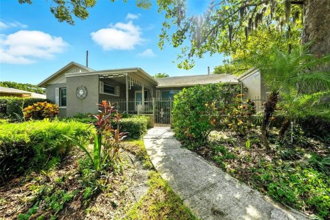 House in Altamonte Springs, Florida 3 bedrooms, 179.58 sq.m. № 1877380 - photo 2