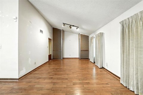 House in Altamonte Springs, Florida 3 bedrooms, 179.58 sq.m. № 1877380 - photo 23