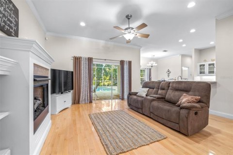 House in Winter Haven, Florida 5 bedrooms, 343.18 sq.m. № 2337318 - photo 23