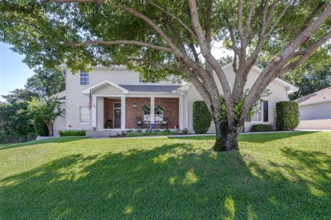House in Winter Haven, Florida 5 bedrooms, 343.18 sq.m. № 2337318 - photo 2