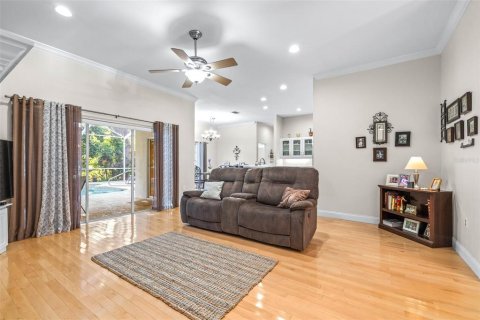 House in Winter Haven, Florida 5 bedrooms, 343.18 sq.m. № 2337318 - photo 24