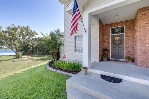House in Winter Haven, Florida 5 bedrooms, 343.18 sq.m. № 2337318 - photo 14