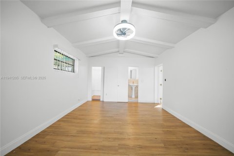 Propiedad comercial en alquiler en Cutler Bay, Florida, 1 dormitorio, 172.43 m2 № 1998551 - foto 13