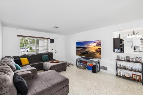 Villa ou maison à vendre à Clearwater, Floride: 2 chambres, 95.22 m2 № 2400974 - photo 7
